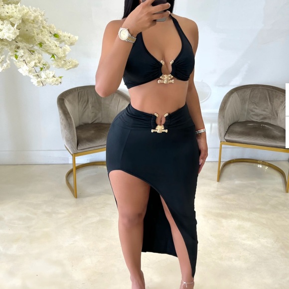 Luxe Fashion 2 Piece Set - Picture 1 of 2